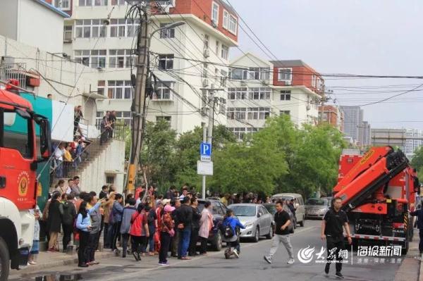 突發(fā)！青島一居民樓發(fā)生爆燃！已造1人死亡，7人受傷！3公里外有震感…