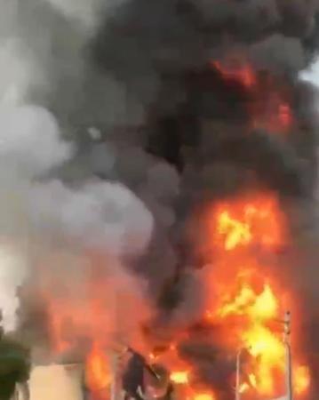 救援現(xiàn)場(chǎng)。